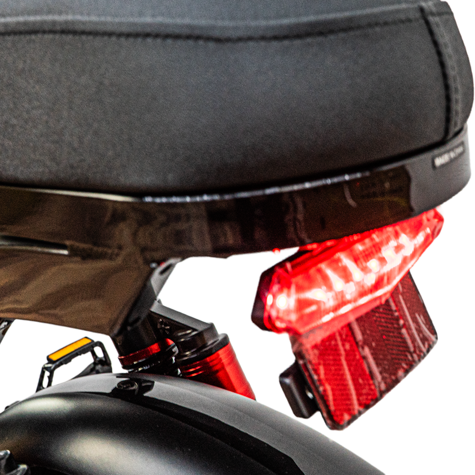 Q8 - Special Edition: Glossy Black